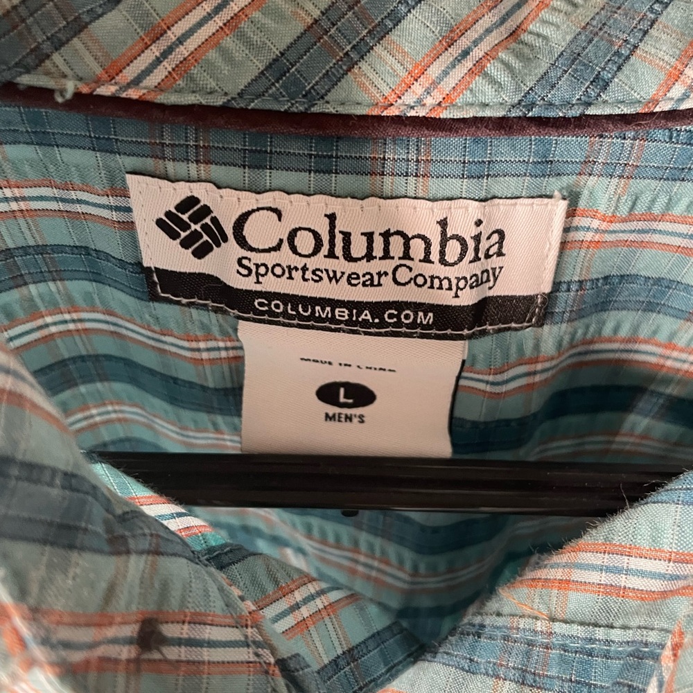 Columbia Button Up - Picture 2 of 3